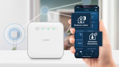 Bosch Smart Home Controller II und Smartphone mit Bosch Smart Home App